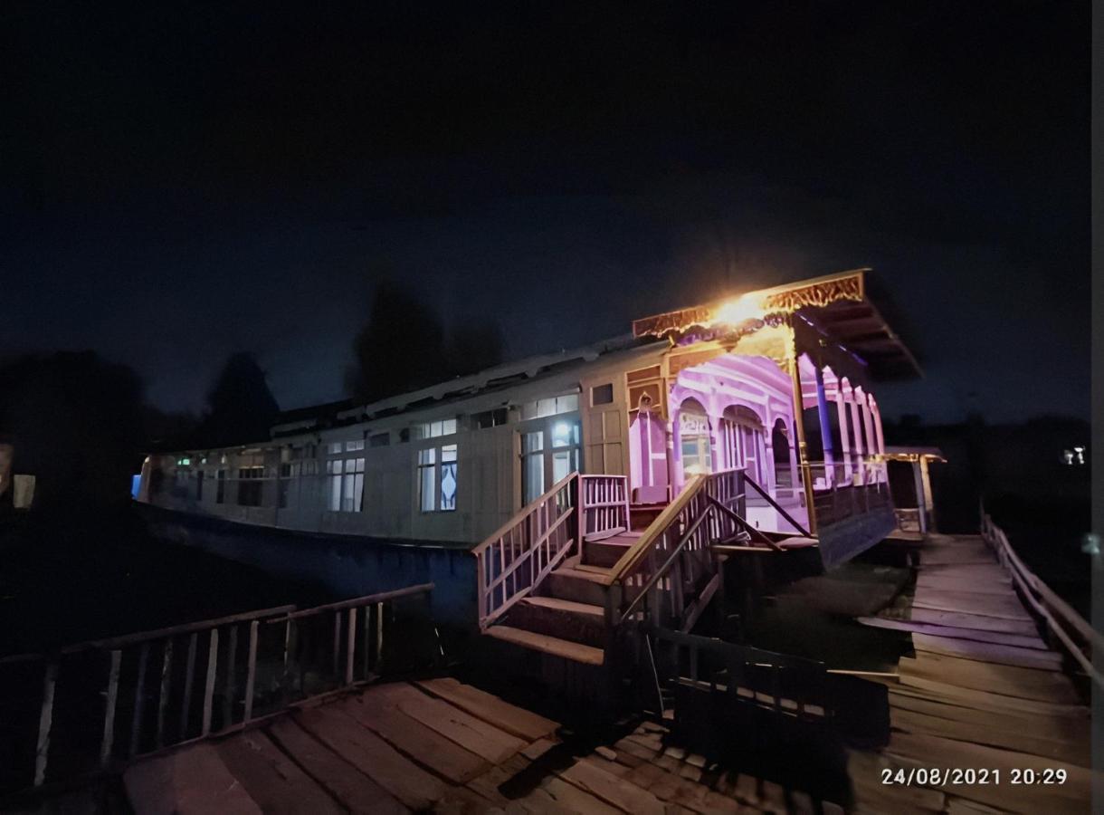 Green Heritage Group Of Houseboats Сринагар Экстерьер фото